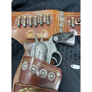 Vintage Hubley Wells Fargo Holster Set with  Vintage toys