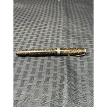 Load image into Gallery viewer, Vintage PARKER Vacumatic Fountain Pen
