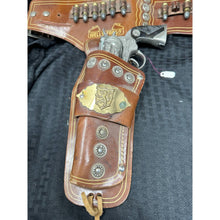 Load image into Gallery viewer, Vintage Hubley Wells Fargo Holster Set with  Vintage toys