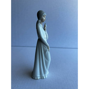 Vintage Beautiful Valencia By LLadro Porcelain Lady with Blue Bird Made In Spain