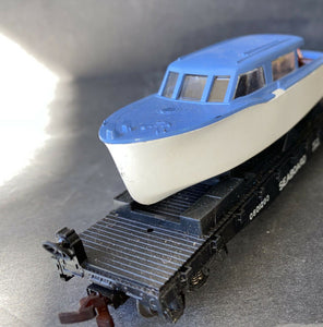 HO BY LIONEL 0801-1 SEABOARD FLAT CAR W/ BLUE BOAT A10