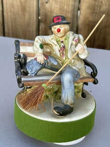 VINTAGE DYNASTY DOLL COLLECTION CLYDE THE CLOWN PORCELAIN DOLL WITH BROOM & HAT