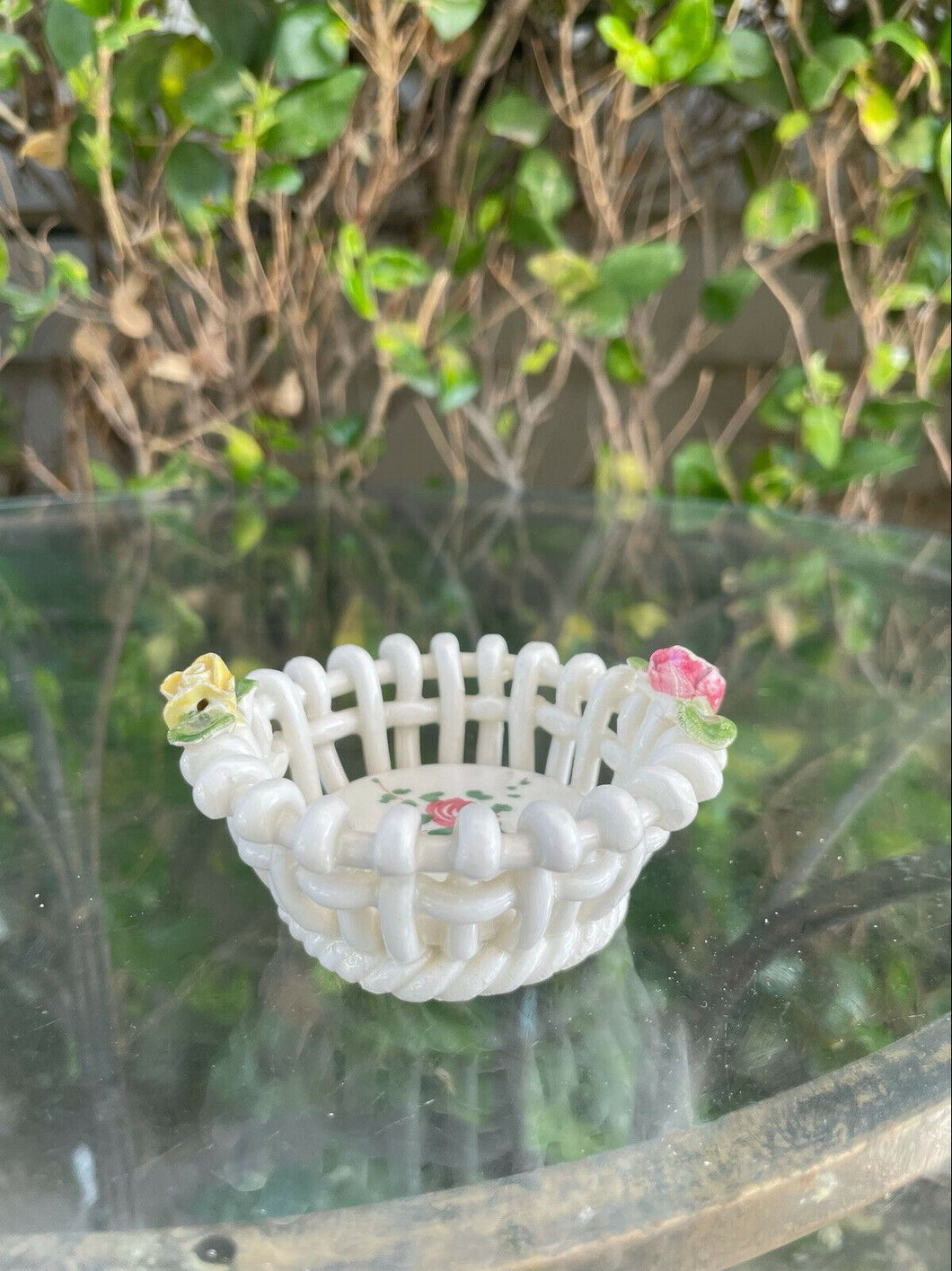 Vtg Italian Capodimonte Style Round Porcelain Rose Basket 6.25