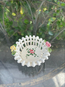 Vtg Italian Capodimonte Style Round Porcelain Rose Basket 6.25"