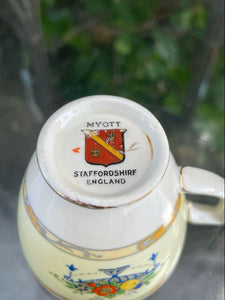 MYOTT STAFFORDSHIRE MYO2327Fruit & Flower Urns, Yellow B Tea Cup And Saucer B22