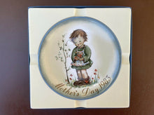 Load image into Gallery viewer, Schmid Mothers Day 1983 &quot;Spring Bouquet&quot; Collectible Plate Hummel In Box B21