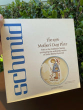 Load image into Gallery viewer, Schmid Mothers Day 1976 &quot;Devotion for Mother&quot; Collectible Plate Hummel