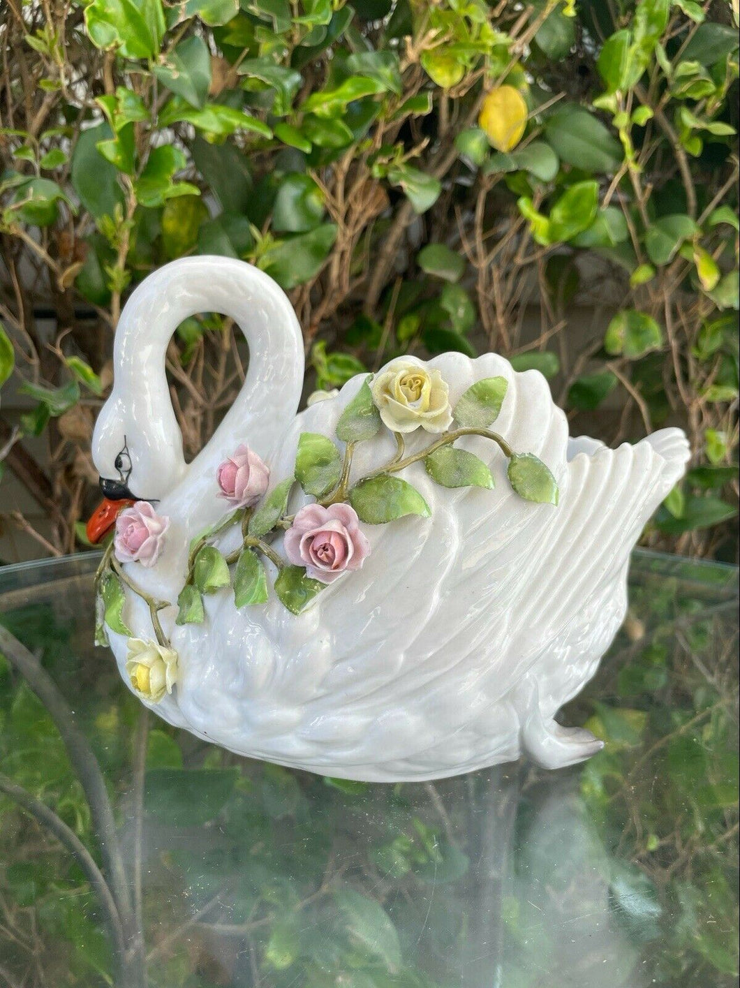 Porcelain Swan White with Flowers B22