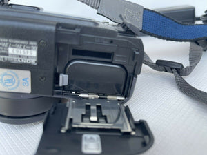 Sony Cyber-Shot Carl Zeiss DSC-S85 4.1MP Digital Camera - Black B39