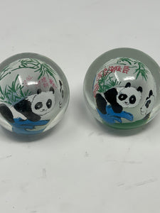 Glass Panda paperweight B50