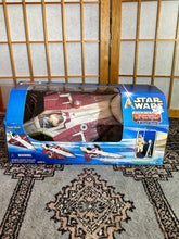 Load image into Gallery viewer, Star wars attack of the clones obi-wan&#39;s jedi starfighter &amp; obi-wan pilot figure