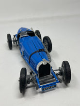 Load image into Gallery viewer, Burago Diecast Bugatti Type 59 1934 Blue1 18 Scale B52