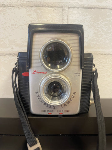 Kodak Brownie Starflex Camera With Dakon Lens B44