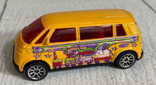 Load image into Gallery viewer, Matchbox 2001 Volkswagen VW Microbus Van CIRCUS - 1:58 Diecast VGC B61