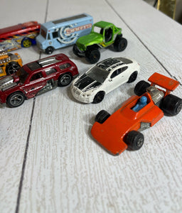 Vintage Hot Wheels, Marx, Matchbox Etc Lot 8 B61