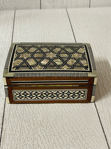Vintage Handmade Moroccan Marquetry Inlaid Mother of Pearl Jewelry Trinket Box BB