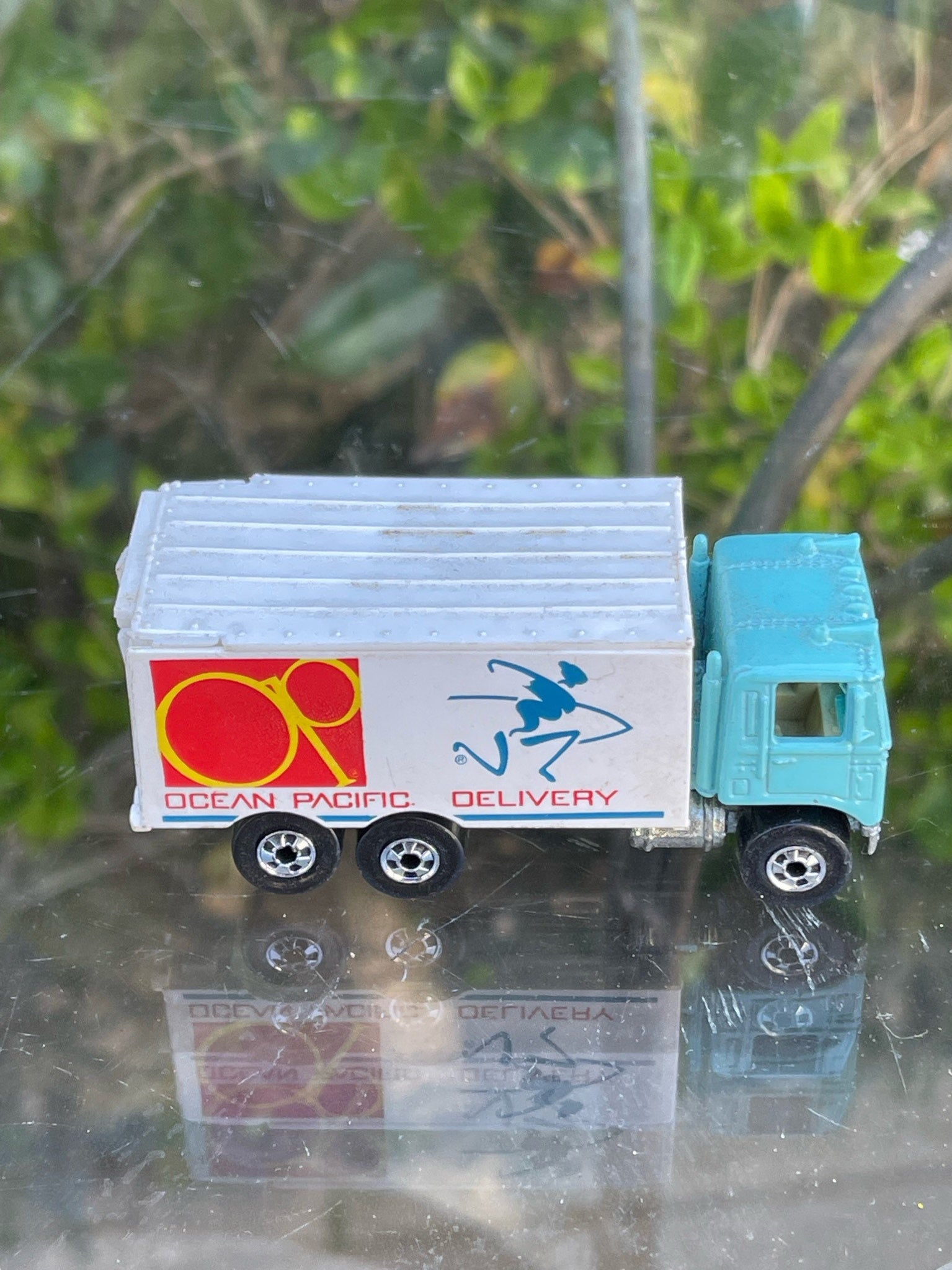 Hot Wheels 1979 Ocean Pacific Hiway Hauler Delivery Truck Blue