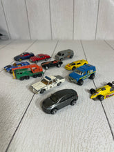 Load image into Gallery viewer, Hot Wheels Lot 4 B61