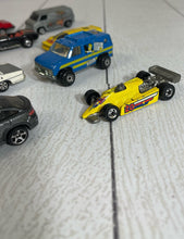 Load image into Gallery viewer, Hot Wheels Lot 4 B61