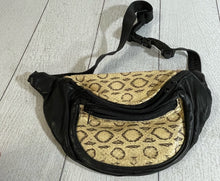 Load image into Gallery viewer, Vintage Snake Skin Fanny Pack B70