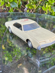 Vintage Bing Crosby 1966 Oldsmobile Toronado Silver Green Dealer Promo Car 1:25 B72