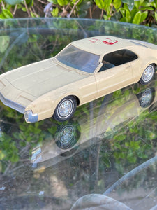 Vintage Bing Crosby 1966 Oldsmobile Toronado Silver Green Dealer Promo Car 1:25 B72